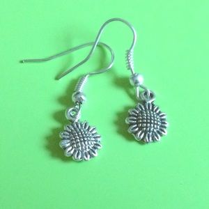 🍂Little Sunflower Earrings
