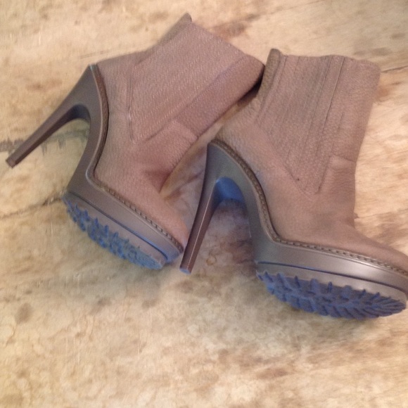 Ankle boots - Picture 1 of 4