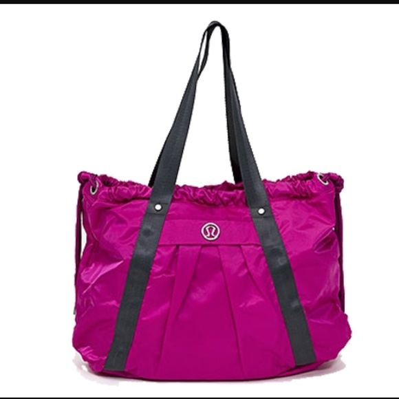 Lululemon Effortless Tote Bag