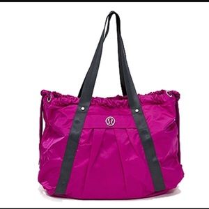 Lululemon Effortless Tote Bag
