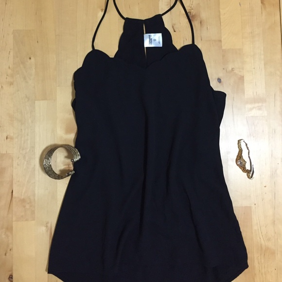 Express Scalloped Edge Reversible Barcelona Cami