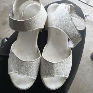 White casual heels