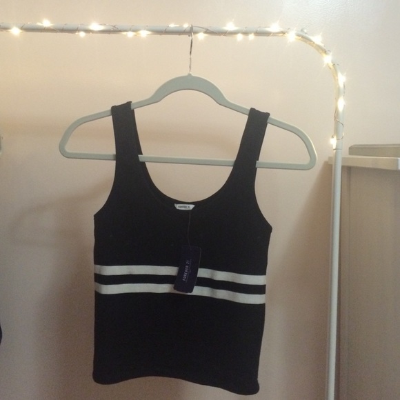 Forever 21 Tops - Sexy black crop tank