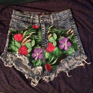 High waisted shorts💜