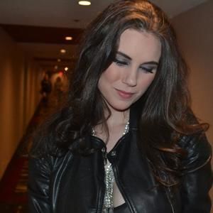 Meet your Posher, Wendi