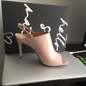 Blush peep-toe mules