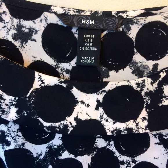 H&M black and white printed top - Picture 2 of 4