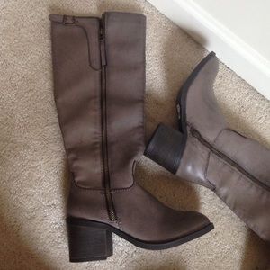 Faux leather  heeled boot Brand New!