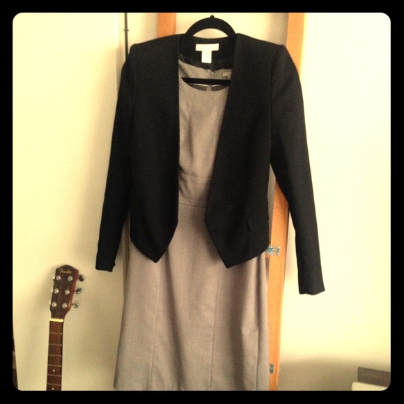 Sleeveless grey sheath