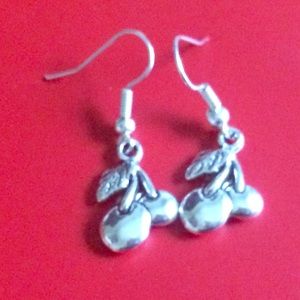🍂Cherry Earrings