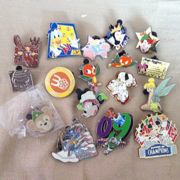 Disney pins