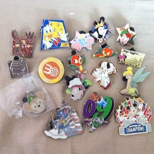 Disney pins