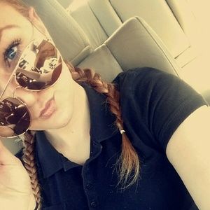 Meet your Posher, Brooke