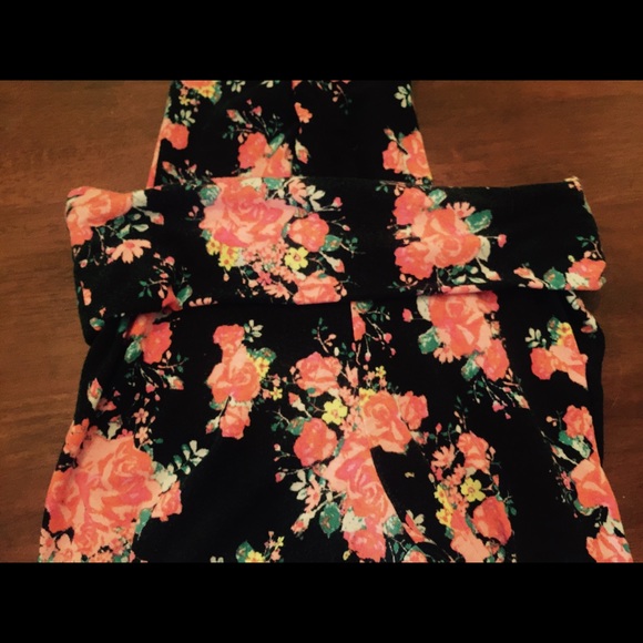 Floral Print Flow Pants - Picture 2 of 3