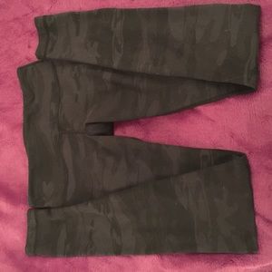 Lululemon yoga pants