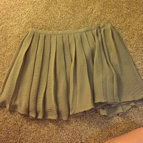Cheap Monday Grey Silk Pleated Skirt - Picture 3 of 5