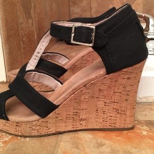 Toms wedges
