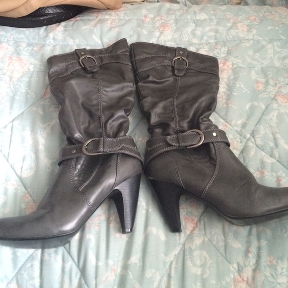 Boots - Picture 2 of 3