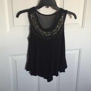 Black shirt w/ design on the top