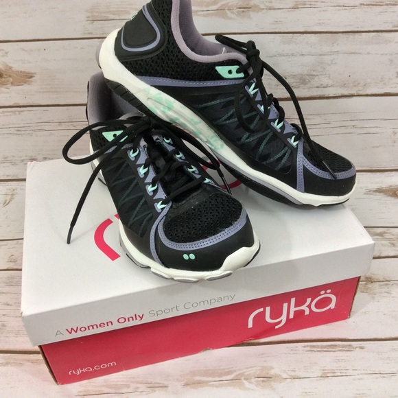 Ryka dance/cross trainer sneakers.