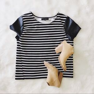 🔵selling on MERCARi Stripped shirt