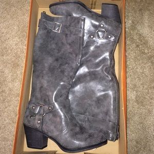 Never worn Rocket Dog heeled boots size 8M