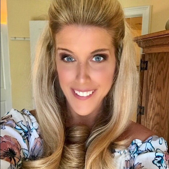 Meet your Posher, Megan - Picture 2 of 4