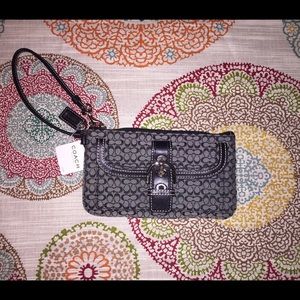 never used coach wristlet