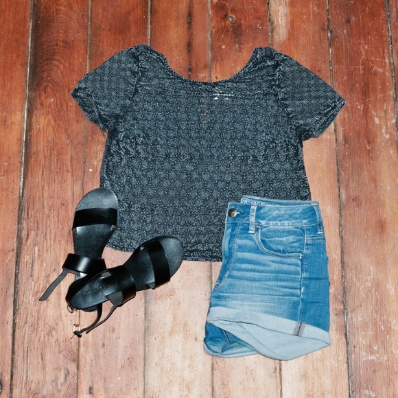 •Crop Top•