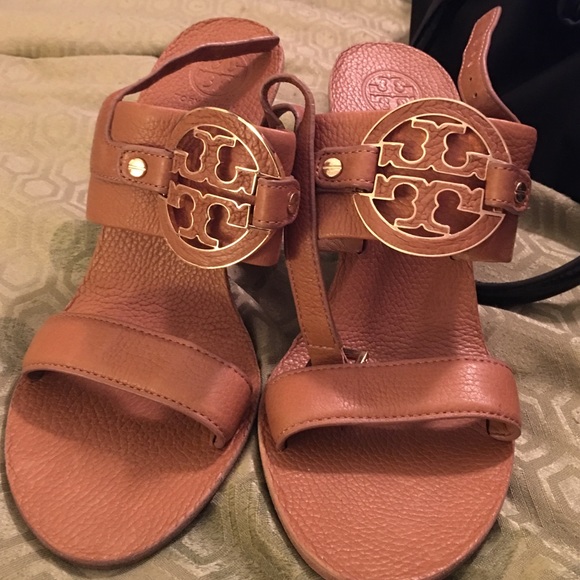 Like new Tory wedge sandals
