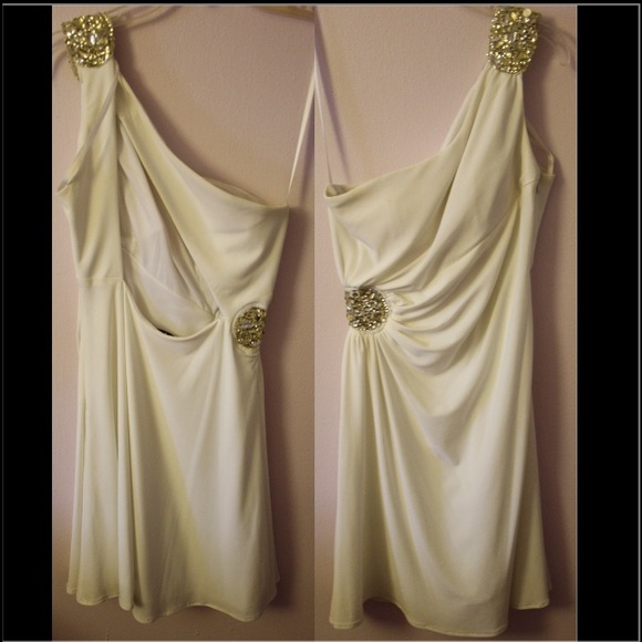 One shoulder white short dress