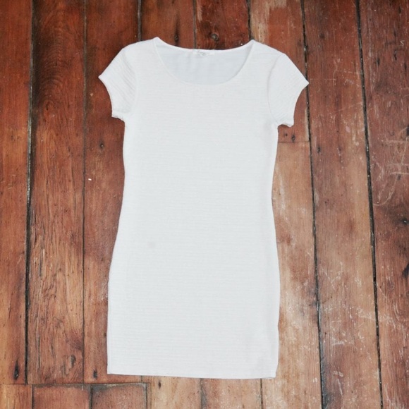 •Cream Bodycon• - Picture 2 of 4