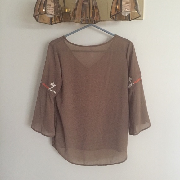 Brown Top with Detailing - Picture 3 of 3