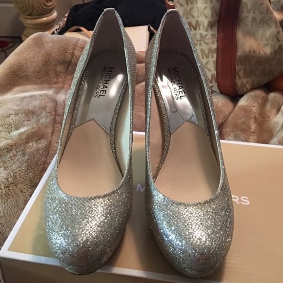 Shoes size 8 michael kors