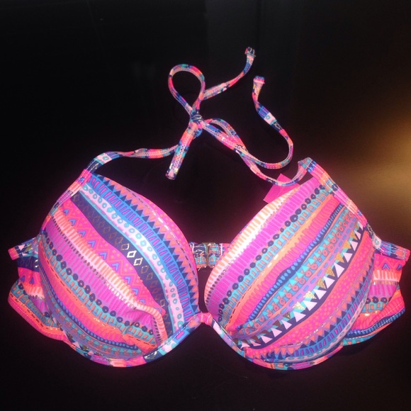 ❌❌SOLD❌❌ BNWT Bikini Top - Picture 2 of 4