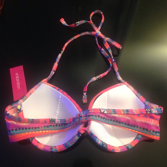 ❌❌SOLD❌❌ BNWT Bikini Top - Picture 4 of 4