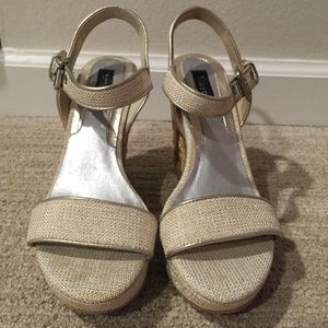 WH|BM Summer Wedges