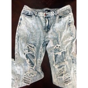 Distressed Boyfriend Jeans
