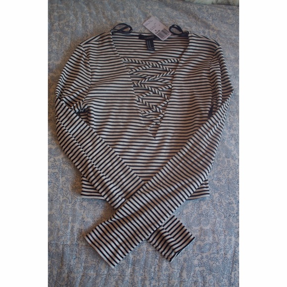 Forever 21 criss cross crop top