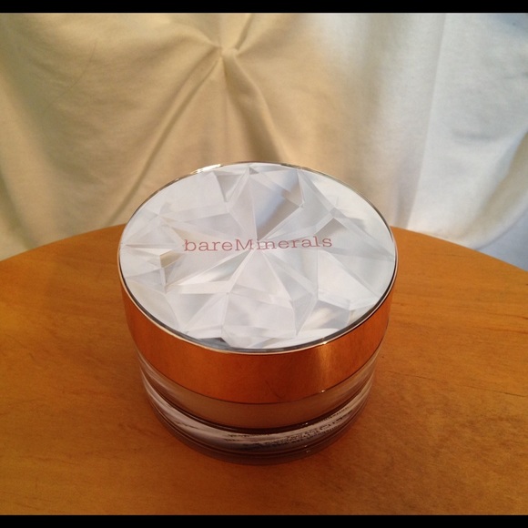 Deluxe Size Bare Minerals Original Medium Beige