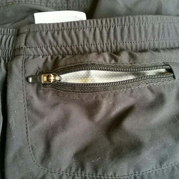 BOYS RUNNING SHORTS - Picture 4 of 4