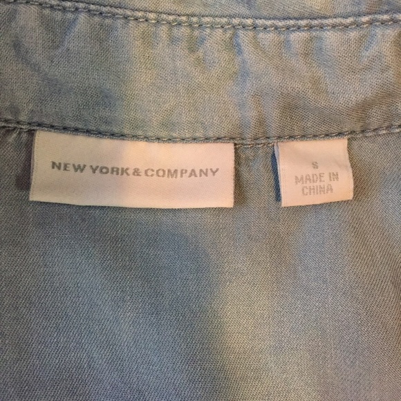 🚫SOLD IN BUNDLE!🚫 Denim chambray tunic top - Picture 3 of 4