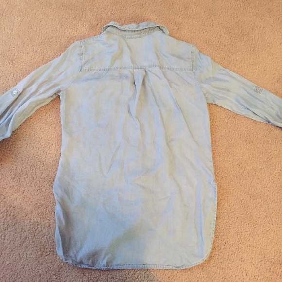 🚫SOLD IN BUNDLE!🚫 Denim chambray tunic top - Picture 4 of 4