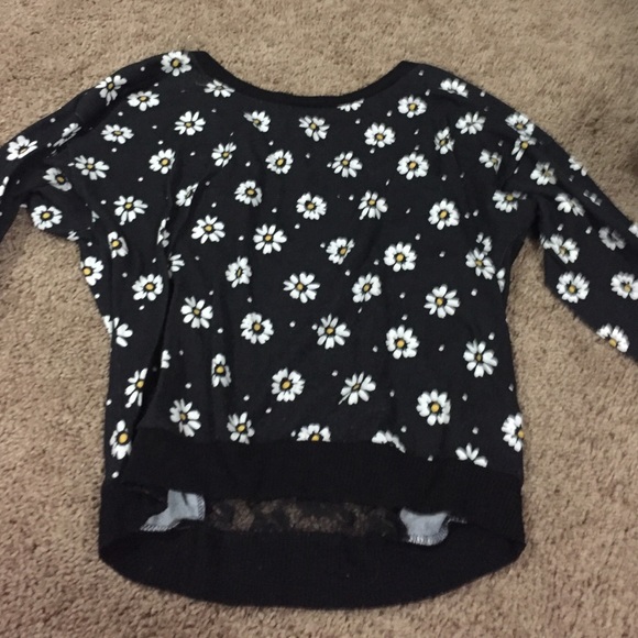 Almost Famous lace back daisy top