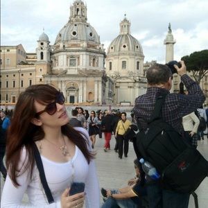 Meet your Posher, Olivia