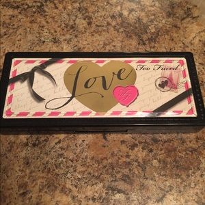 Too Faced Love Palette