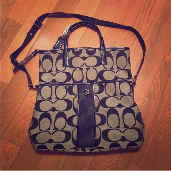 Coach purse - Picture 1 of 4