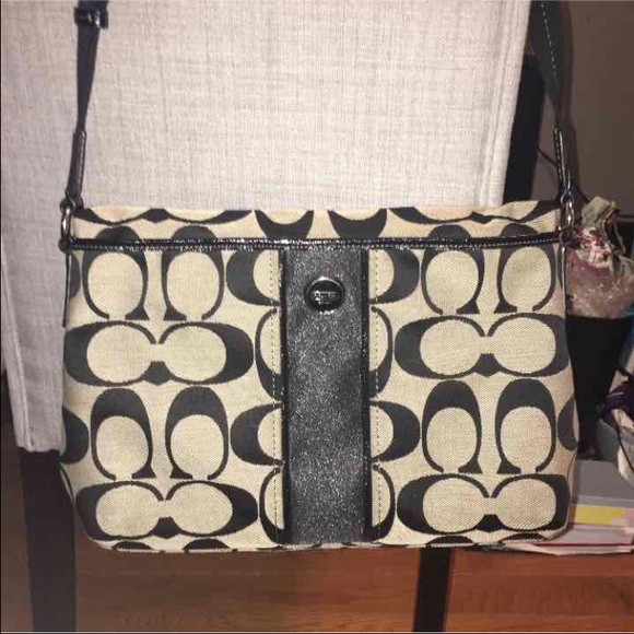 Coach purse - Picture 2 of 4