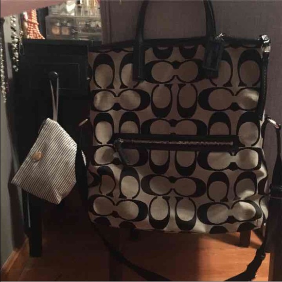 Coach purse - Picture 3 of 4