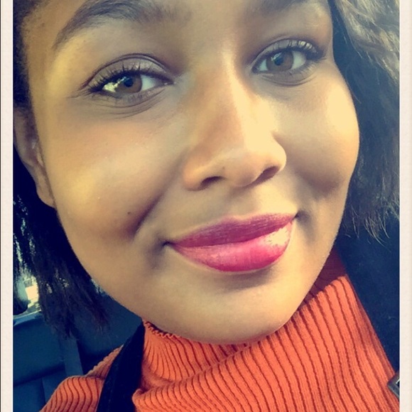 Meet your Posher, Asha